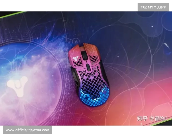 体育装备供应链与电竞产业跨界合作，开发联名外设产品